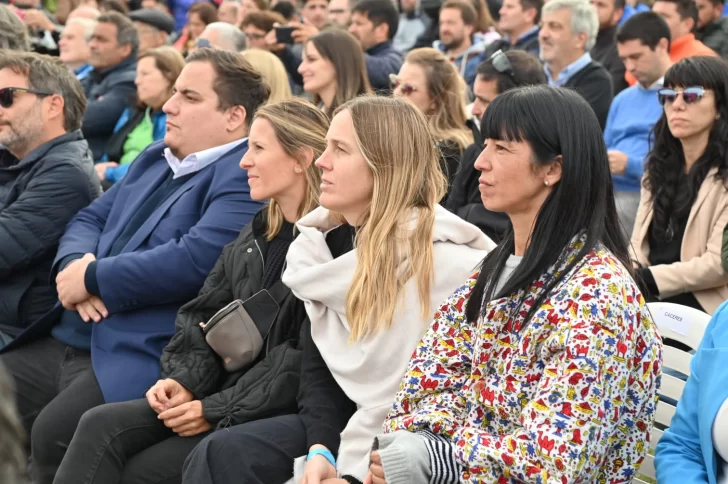 Andrea Cáceres estuvo junto a Kicillof en el lanzamiento de los Juegos Bonaerenses