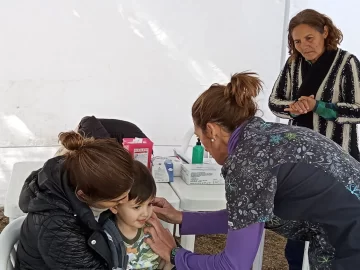 Campaña de Vacunación obligatoria en la plaza Dardo rocha