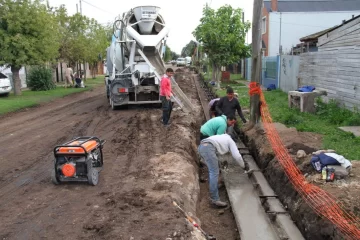 La obra de cordón cuneta sobre calle 77 avanza a buen ritmo