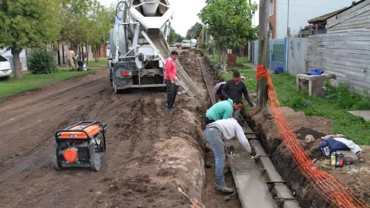 La obra de cordón cuneta sobre calle 77 avanza a buen ritmo