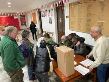 En medio de polémicas y discusiones, los radicales elijen al precandidato a intendente