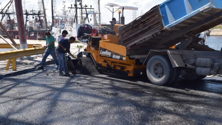 Mejoras del asfalto en zona portuaria margen Necochea