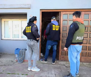 Allanaron los domicilios de dos jóvenes que instigaban a saquear comercios en Necochea