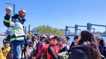 Más de 80 alumnos de Balcarce visitaron Puerto Quequén