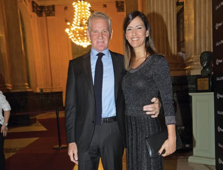 Reapareció Francisco De Narváez con nueva novia