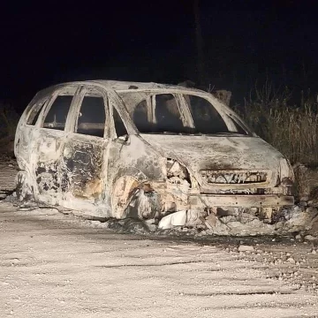 Apareció un vehículo quemado