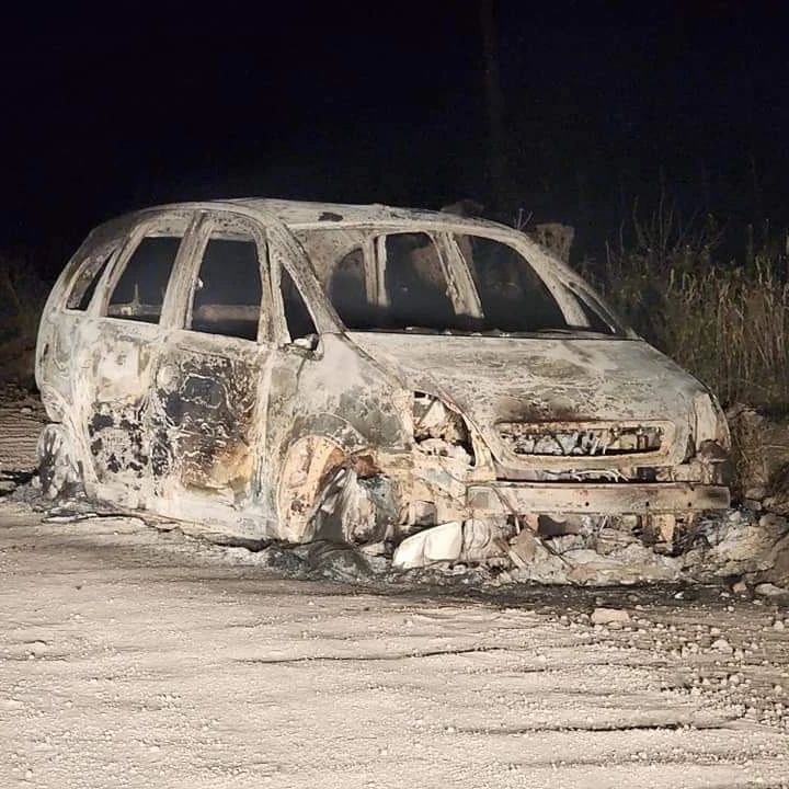 Apareció un vehículo quemado