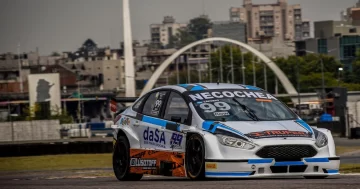 El necochense Matías Capurro compite en la primera carrera del año de TC2000