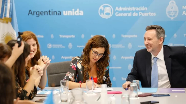 Jimena López en la adhesión de la Administración General de Puertos al “Sello igualar”