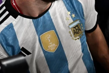 Desde hoy se puede conseguir la nueva camiseta de la selección con tres estrellas