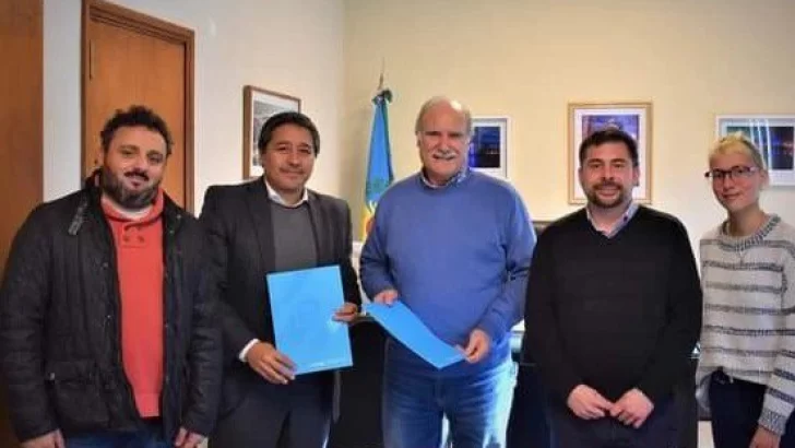 Convenio entre Puerto Quequén y la Agencia Argentina de Inversiones