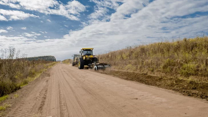 Agroindustria anunció la reparación de 4.000 kilómetros de caminos rurales