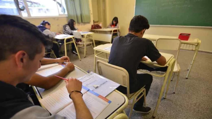 Becas Egresar: Mayores de 18 años pueden inscribirse para cobrar 5000 pesos