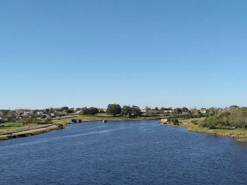 Robó en una hormigonera y se tiró al rio para que no lo atrape la policía