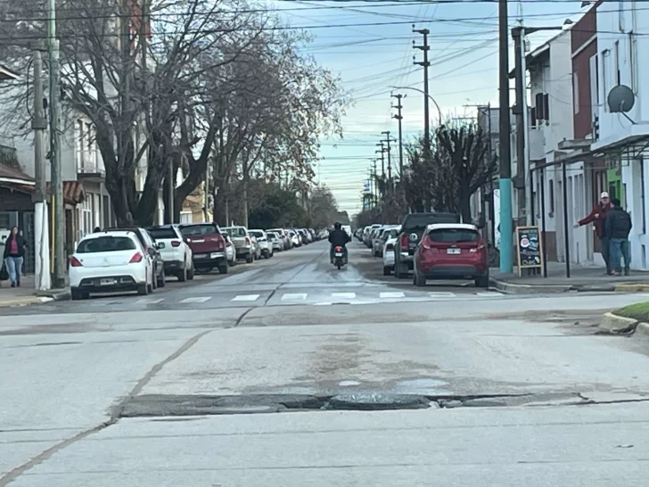 Peligroso bache frente al Centro de Monitoreo