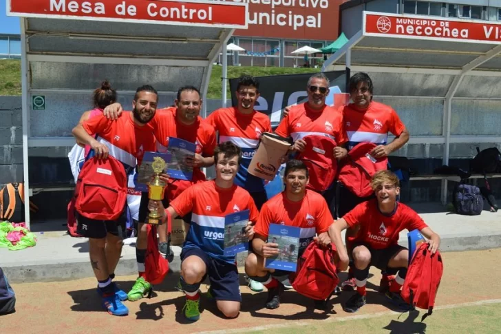 Se llevó a cabo el primer seven de hockey masculino en Necochea