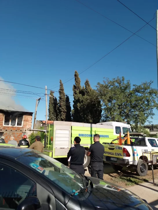 Un incendio arrasó con dos habitaciones en 69 al 3000