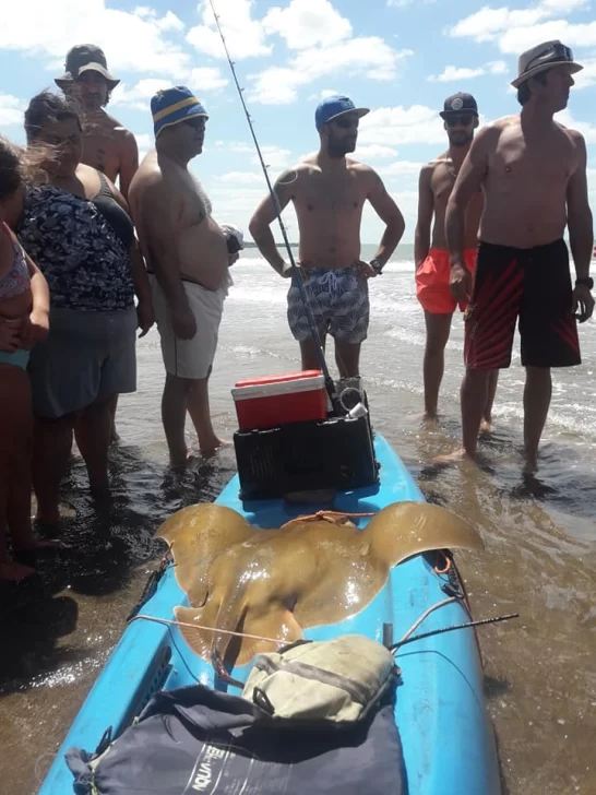 La 7ma edicion del concurso de pesca en kayak quedó en manos locales