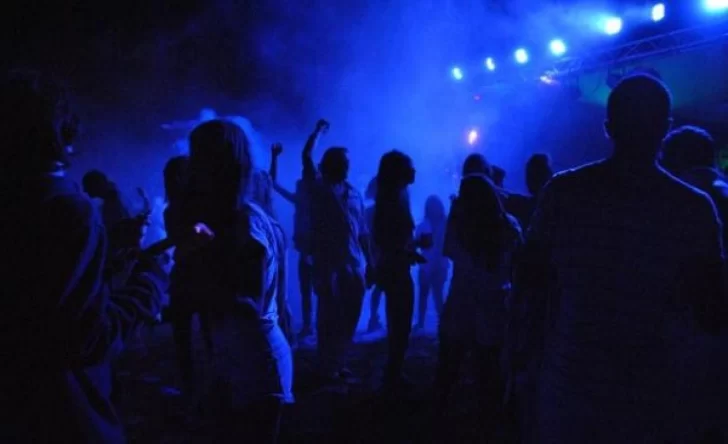 Siguen las fiestas clandestinas: desarticularon una con más de 25 personas