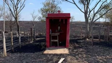 Corrientes: un santuario del Gauchito Gil quedó intacto en medio de la destrucción