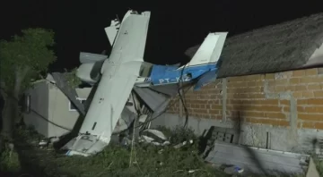Una avioneta cayó sobre una casa abandonada en San Fernando