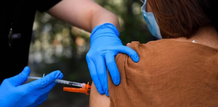Provincia comenzará a vacunar la próxima semana a personas de 18 a 40 años con comorbilidades