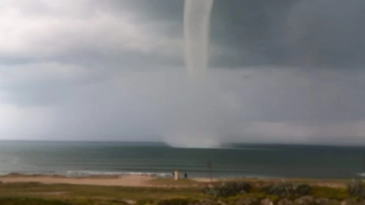 Video del tornado sobre el mar