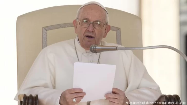 El Papa Francisco les apuntó a las suegras: “La lengua es su peor pecado”