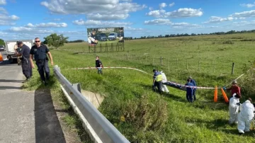 Hallan el cadáver de un hombre cubierto con una frazada a la vera de Ruta 2