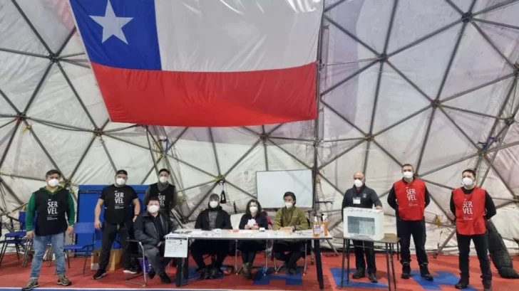Votan en Chile a favor o en contra de la nueva Constitución