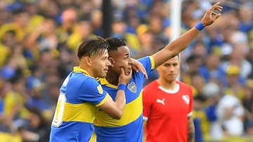 Boca e Independiente juegan en el inicio del Fútbol Internacional de Verano
