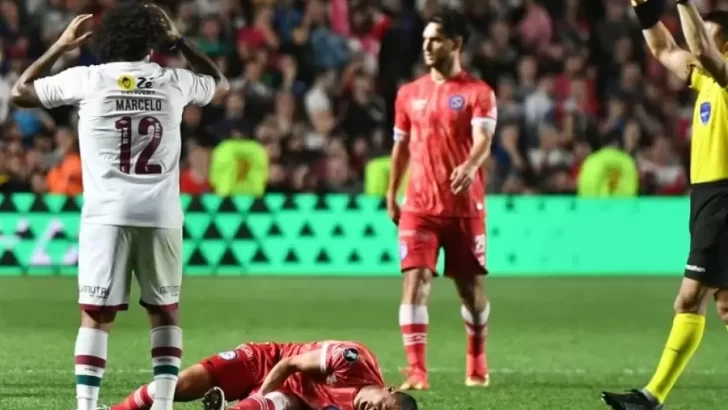 Video: la escalofriante lesión de Luciano Sánchez en Argentinos vs. Fluminense
