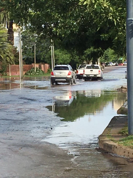 Imágenes de calles inundadas después de la tormenta del día de ayer