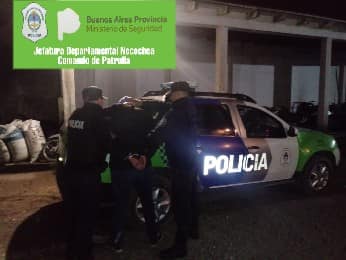 Detienen a sujeto que retenía con un cuchillo a dos menores