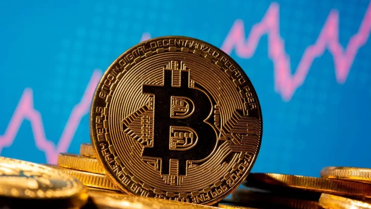 El Bitcoin, en caída libre: perforó su valor más bajo en dos años