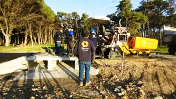 Pavimentan último tramo de bicisenda en la Avenida 10