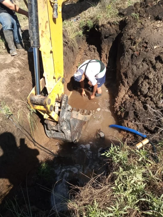 Repararon el caño, se reestablece el servicio de agua