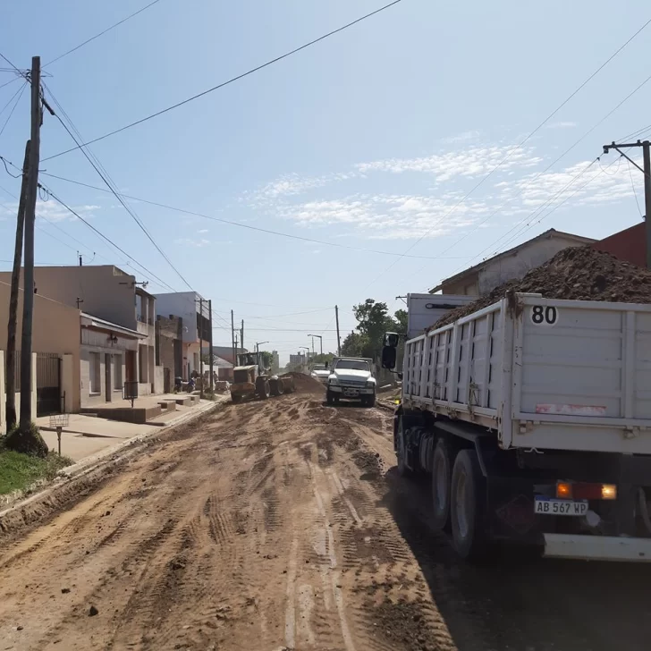 Trabajos de entoscado en calles 44 y 77