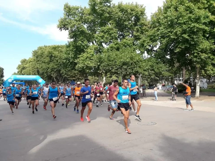 Vanesa Bernasconi y Alejandro Arias dominaron los 10K de Entre Ríos