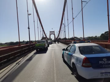 Operativo en el Puente Colgante por una mujer que amenaza con tirarse