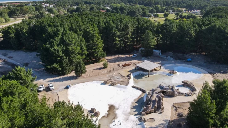 Gargaglione recorrió el complejo de piletas en el Balneario San Cayetano