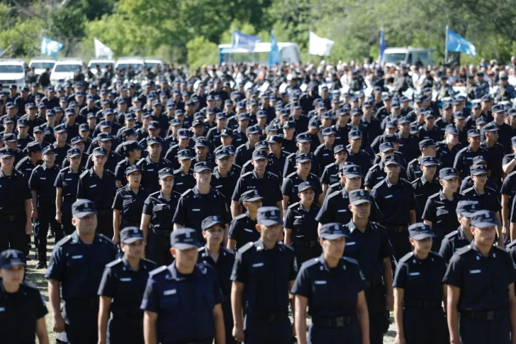 Egresaron 1.400 cadetes de la Escuela de Policía “Juan Vucetich”