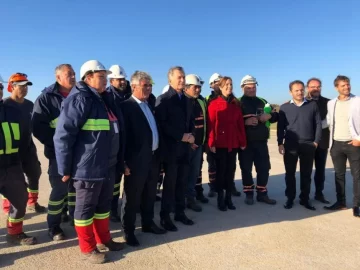 Macri y Vidal recorrieron obras de una nueva terminal en el puerto de Campana
