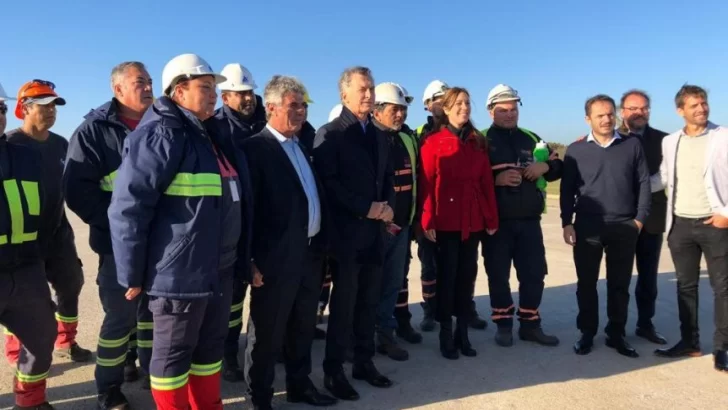 Macri y Vidal recorrieron obras de una nueva terminal en el puerto de Campana