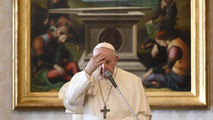 El Vaticano investiga el “me gusta” de la cuenta del papa en Instagram a una modelo