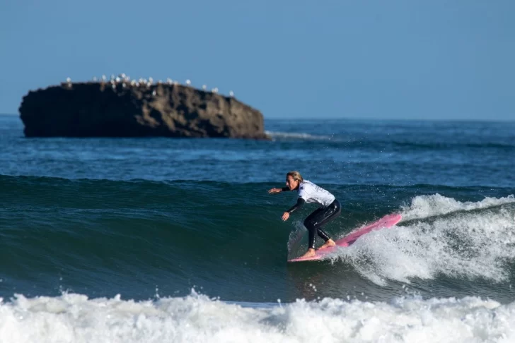 Evelyn Gontier de buena labor en el mundial de longboard