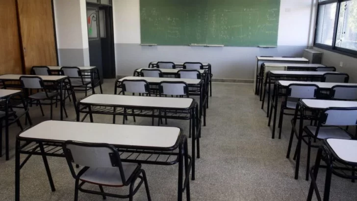 El Gobierno anunciaría hoy la suspensión de clases en escuelas primarias y secundarias de todo el país