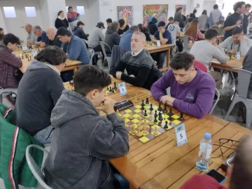 El joven Agustín Galante se consagró campeón del torneo local de ajedrez