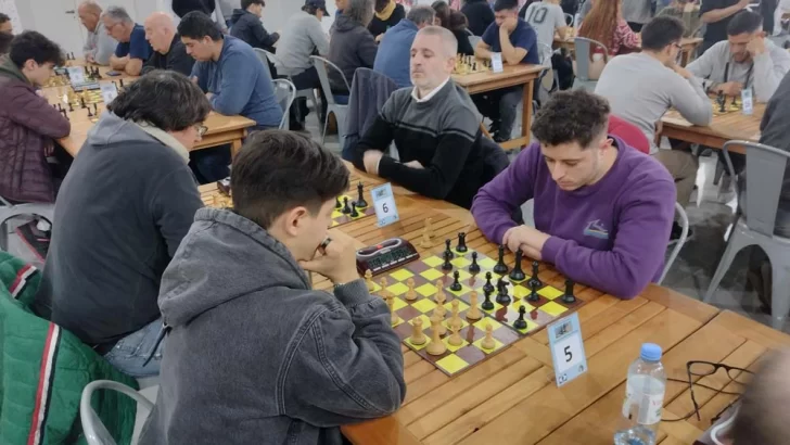 El joven Agustín Galante se consagró campeón del torneo local de ajedrez