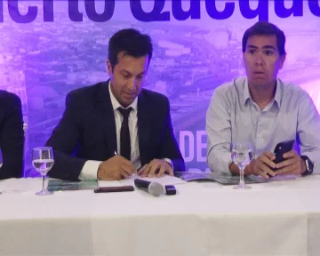 Se firmó el convenio para el dragado de Puerto Quequén